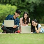 Siswa belajar secara berkelompok